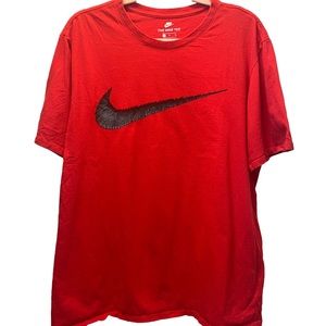 Red Black Nike T-shirt XL
